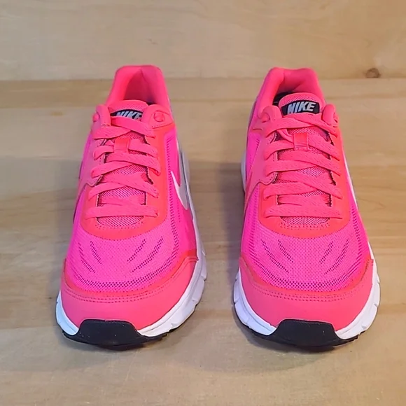 Nike Air Maximize Pink Athletic Youth 2 Left Shoes - Picture 3 of 10